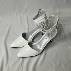 Classique Women's Camlo White Pointed Toe Pumps Double Ankle Strap Size 7.5W New